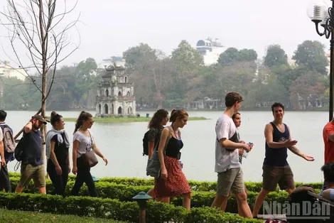 Cảnh báo nguy cơ lừa đảo trực tuyến vào mùa cao điểm du lịch