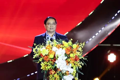 Thủ tướng kêu gọi chung sức đồng lòng, đồng cam cộng khổ, chia sẻ với đồng bào miền Trung