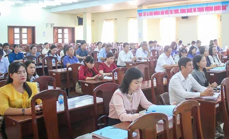 Tăng cường giáo dục lý tưởng cách mạng, đạo đức, lối sống và xây dựng văn hóa ứng xử trong trường học