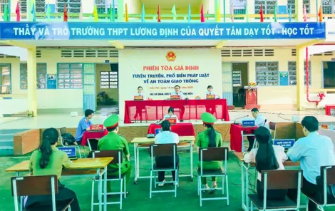 Lan tỏa thông điệp "An toàn giao thông - hạnh phúc cho mọi người" qua phiên tòa giả định