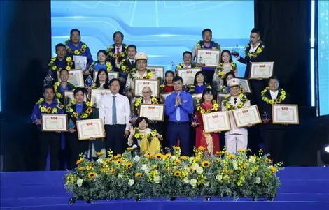 Trao Giải thưởng "Tình nguyện quốc gia" và "Tuổi trẻ sáng tạo" toàn quốc