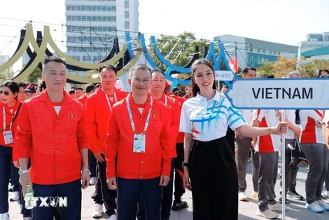 Bộ trưởng Nguyễn Văn Hùng động viên tinh thần thi đấu của đoàn Thể thao Việt Nam