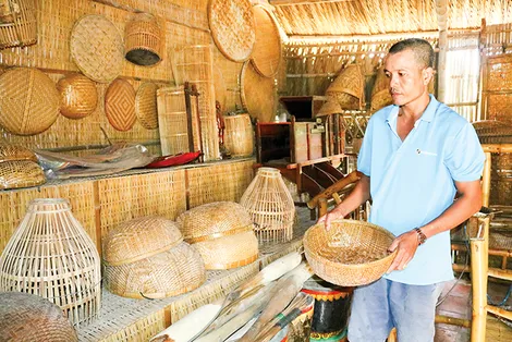 Một lòng gìn giữ nghề đan đát truyền thống