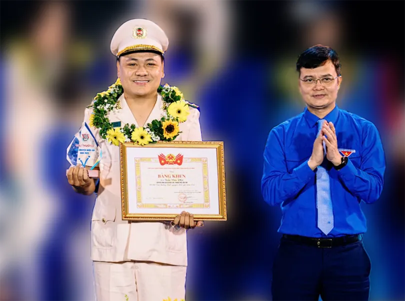 Cán bộ Công an xã Hỏa Lựu được trao Giải thưởng Tình nguyện Quốc gia năm 2025