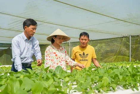 Lãnh đạo nâng cao chất lượng phục vụ nhân dân