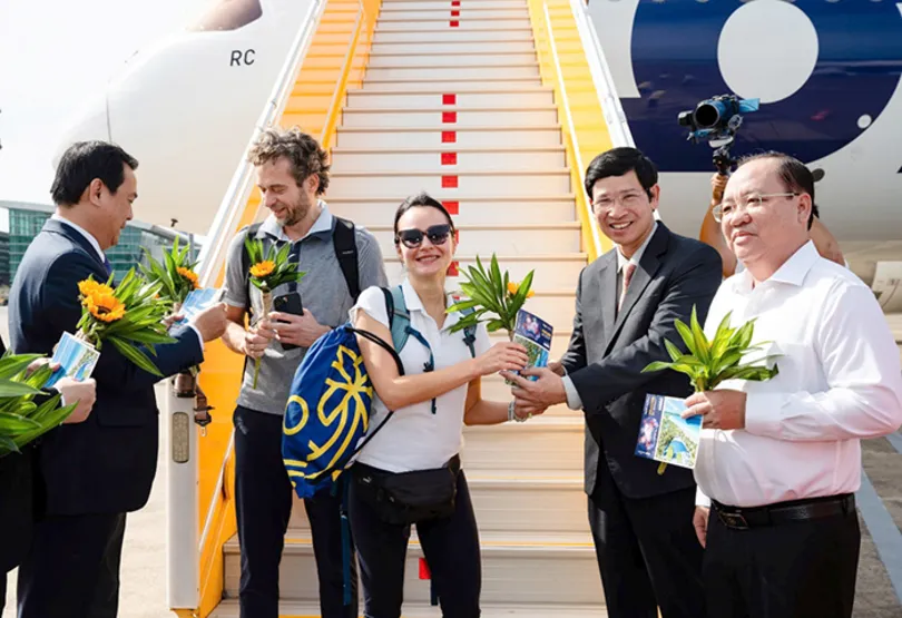 Việt Nam đón khách du lịch quốc tế thứ 20 triệu năm 2025