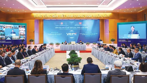 Thủ tướng Chính phủ Phạm Minh Chính chủ trì phiên toàn thể cấp cao Diễn đàn kinh tế Việt Nam 2025, triển vọng 2026