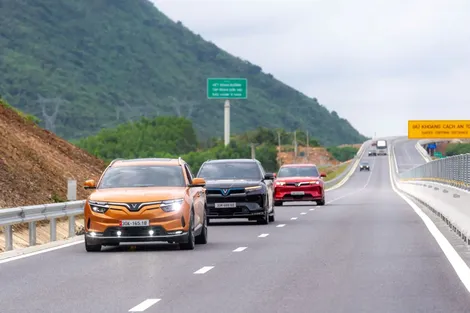 20 năm lái xe sang, chủ xe đánh giá VinFast VF 8: “Mạnh, chắc và rất đáng tiền”