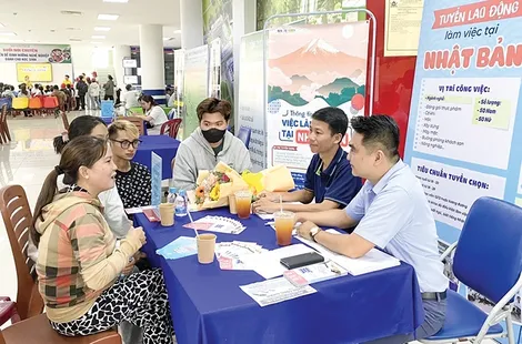 Đa dạng hình thức giải quyết việc làm