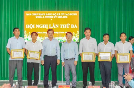 Đảng bộ xã Cù Lao Dung thực hiện vượt 10 chỉ tiêu nghị quyết đề ra