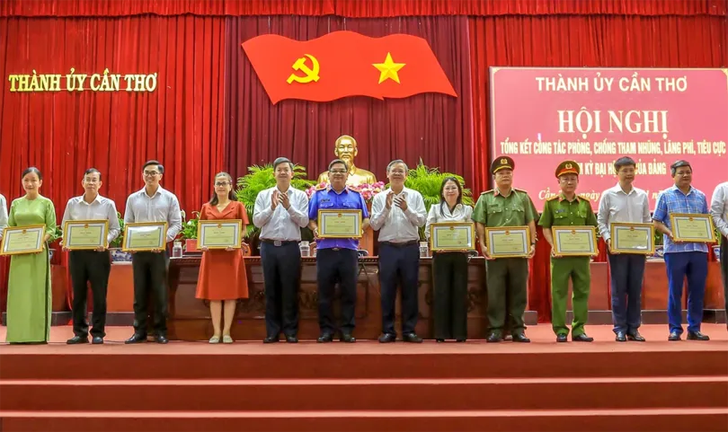 Mỗi cán bộ, công chức ngành Nội chính phải thực sự là tấm gương về bản lĩnh, liêm chính