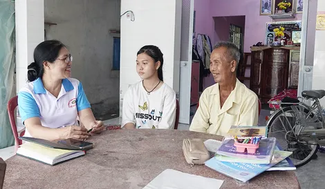 Làm để dân tin