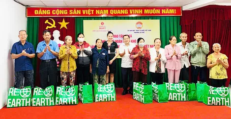 Phát huy dân chủ, vận động các nguồn lực chăm lo đời sống nhân dân