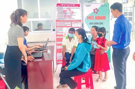 Xã Hòa Tú triển khai mô hình hành chính công lưu động đối với những thủ tục phát sinh hồ sơ nhiều