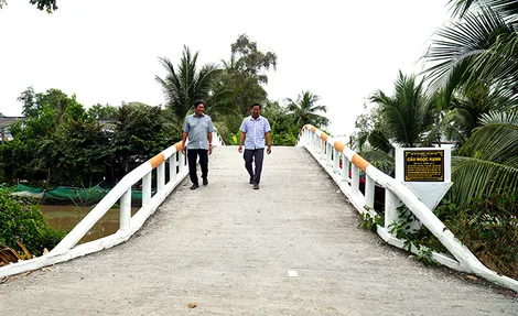 Quà dâng Đảng