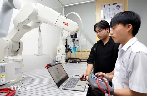 Công nghệ chiến lược - trụ cột của năng lực tự chủ quốc gia trong kỷ nguyên số