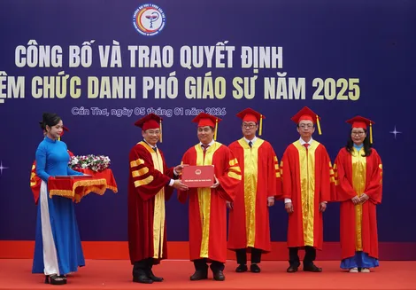 Trường Đại học Y Dược Cần Thơ thăng hạng mạnh trên VNUR