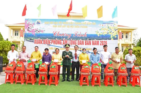 “Xuân biên phòng ấm lòng dân bản”