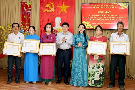 Xã Phương Bình họp mặt kỷ niệm 96 năm Ngày thành lập Đảng Cộng sản Việt Nam