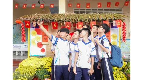 Sắc Xuân từ những trải nghiệm học đường
