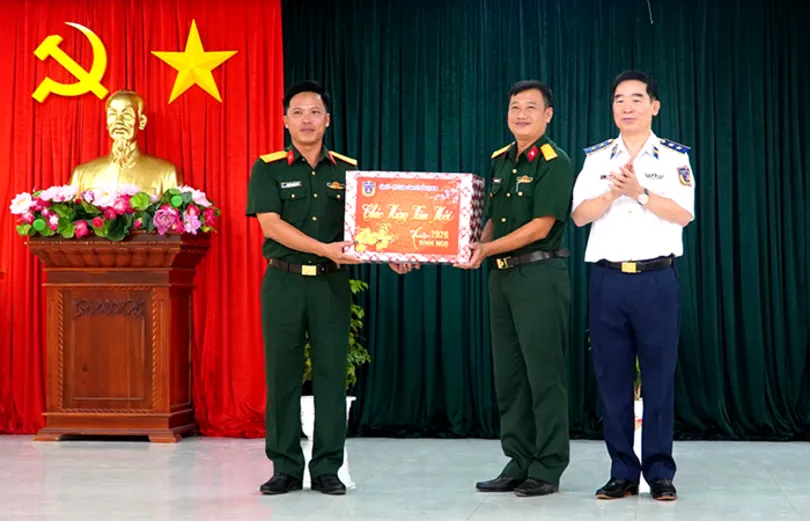 Hành trình chúc Tết Nguyên đán và chống khai thác IUU trên vùng biển Tây Nam
