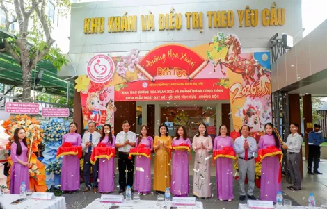 Khai mạc Đường hoa xuân gây quỹ và khánh thành hệ thống phòng mổ hiện đại