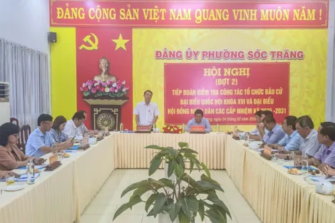 Phó Chủ tịch UBND thành phố Nguyễn Văn Khởi kiểm tra công tác bầu cử tại 5 xã, phường