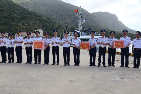 Đoàn kết một lòng, phát huy truyền thống của Quân đội nhân dân, Cảnh sát biển Việt Nam anh hùng