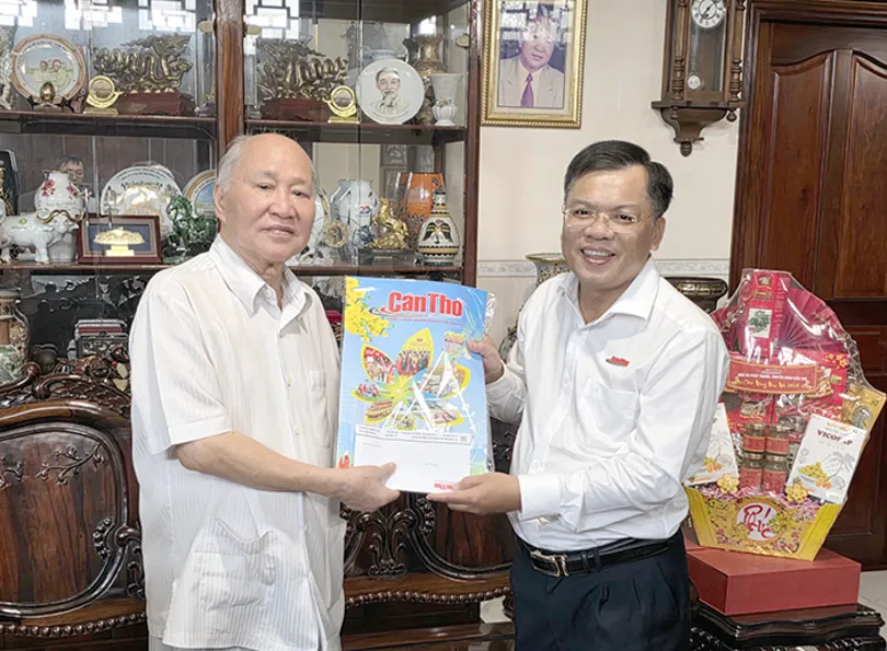 Ban Giám đốc Báo và Phát thanh, Truyền hình Cần Thơ thăm, chúc Tết nguyên lãnh đạo tỉnh Cần Thơ