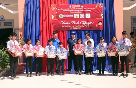 Tuổi trẻ Trường Đại học Nam Cần Thơ triển khai nhiều đội hình tình nguyện