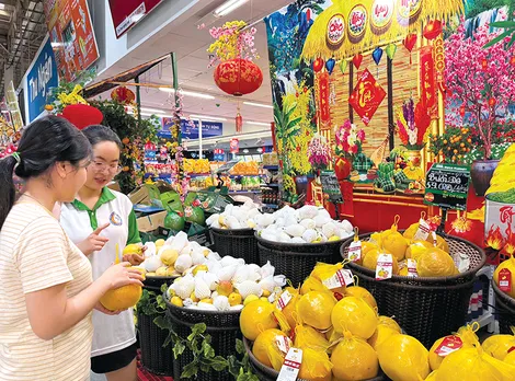 Siêu thị tăng cường đặc sản Tết