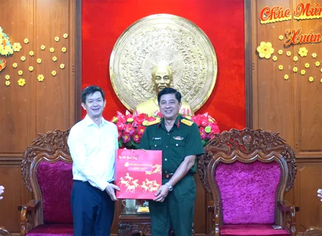 Bí thư Thành ủy Cần Thơ Lê Quang Tùng chúc Tết các đơn vị và kiểm tra công tác tổ chức phục vụ Tết