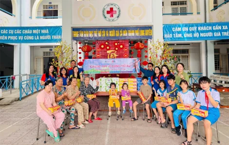 MM Mega Market mang Tết ấm đến hơn 2.000 hoàn cảnh khó khăn