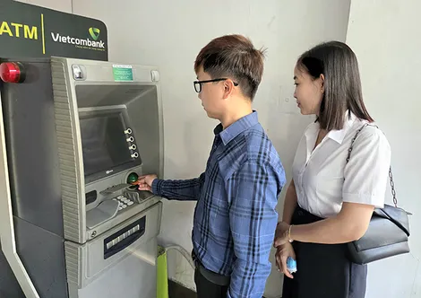 Kiểm tra đảm bảo các máy ATM hoạt động tốt dịp Tết Nguyên đán