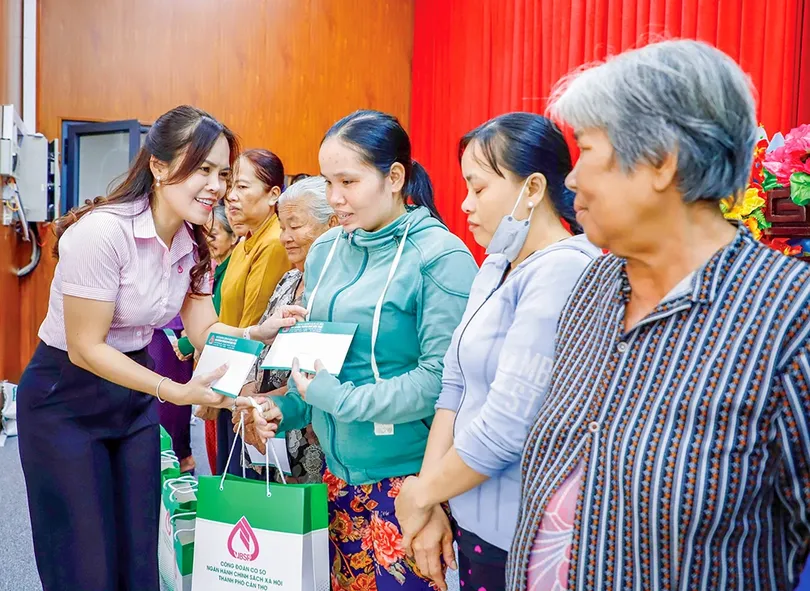 Tết ấm