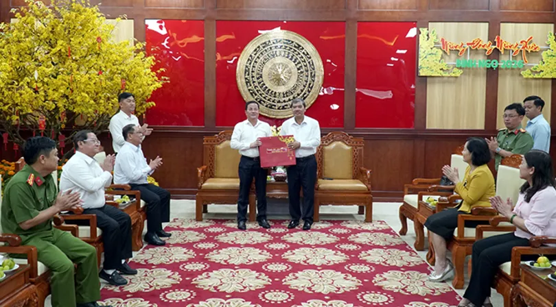 Lãnh đạo TP Cần Thơ chúc Tết Tỉnh ủy Vĩnh Long