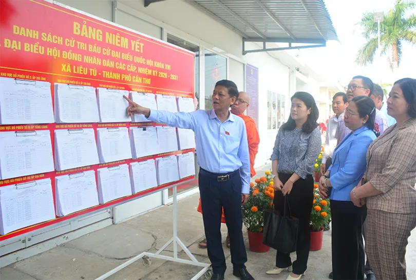 Ông Lâm Văn Mẫn khảo sát công tác chuẩn bị bầu cử tại các địa phương có đông đồng bào dân tộc thiểu số, tôn giáo