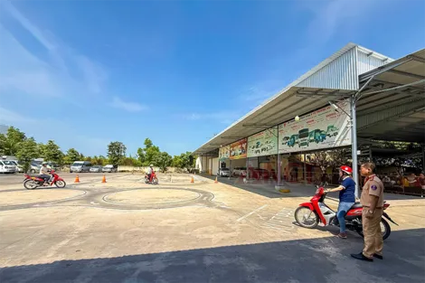 Tổ chức cho trên 1.300 thí sinh sát hạch lái xe mô tô