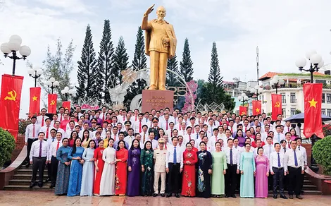 Noi theo gương sáng Bác HồLan tỏa hành động làm theo gương Bác