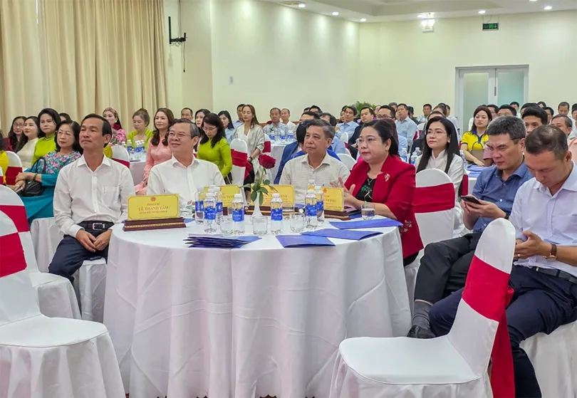 Lãnh đạo thành phố gặp gỡ doanh nghiệp đầu Xuân Bính Ngọ