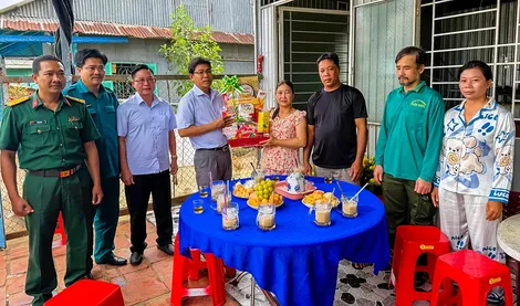 Động viên thanh niên yên tâm nhập ngũ