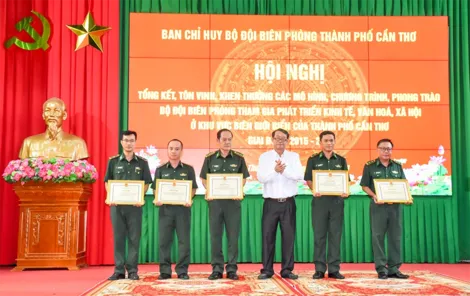 Tôn vinh, khen thưởng các mô hình, điển hình tiêu biểu khu vực biên giới biển