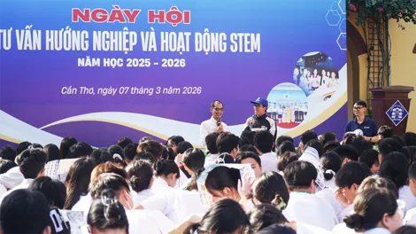 Sôi nổi hoạt động Ngày hội Tư vấn hướng nghiệp và hoạt động STEM