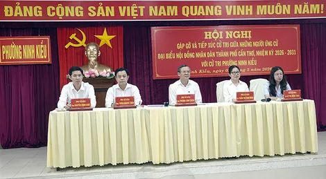 Những người ứng cử đại biểu HĐND TP Cần Thơ tiếp xúc cử tri phường Ninh Kiều