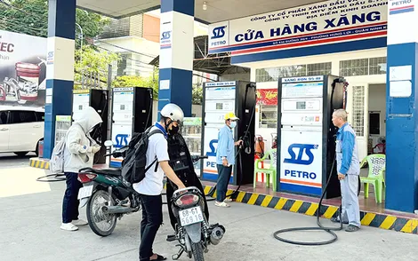 Chủ động thích ứng với áp lực tăng giá xăng dầu