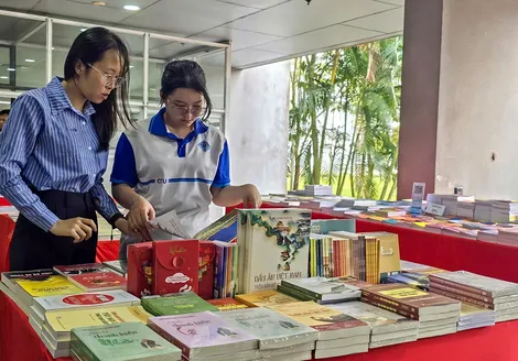 Hội Sách Đại học Cần Thơ