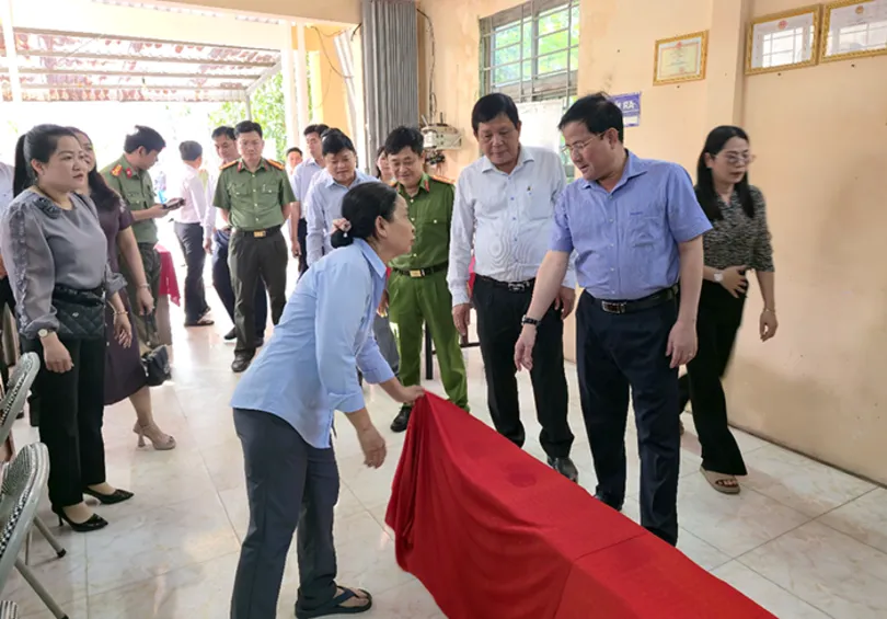 Các xã, phường phải hoàn thành trang trí các điểm bầu cử trước ngày 14-3