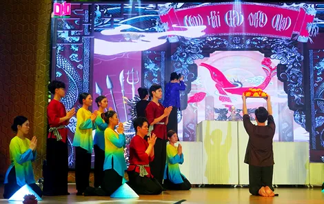 Sinh viên Trường Đại học Nam Cần Thơ sân khấu hóa tín ngưỡng thờ cá Ông