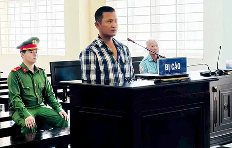 Con trai đánh cha ruột, lãnh án 2 năm tù