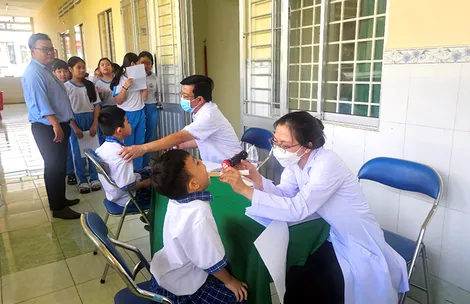 Khám, chữa răng miễn phí cho 500 học sinh tiểu học